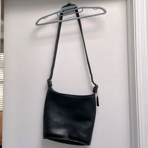 ❤️VINTAGE!! COACH black leather PRISTINE condition!! Large Bag 💼 from the 90’s